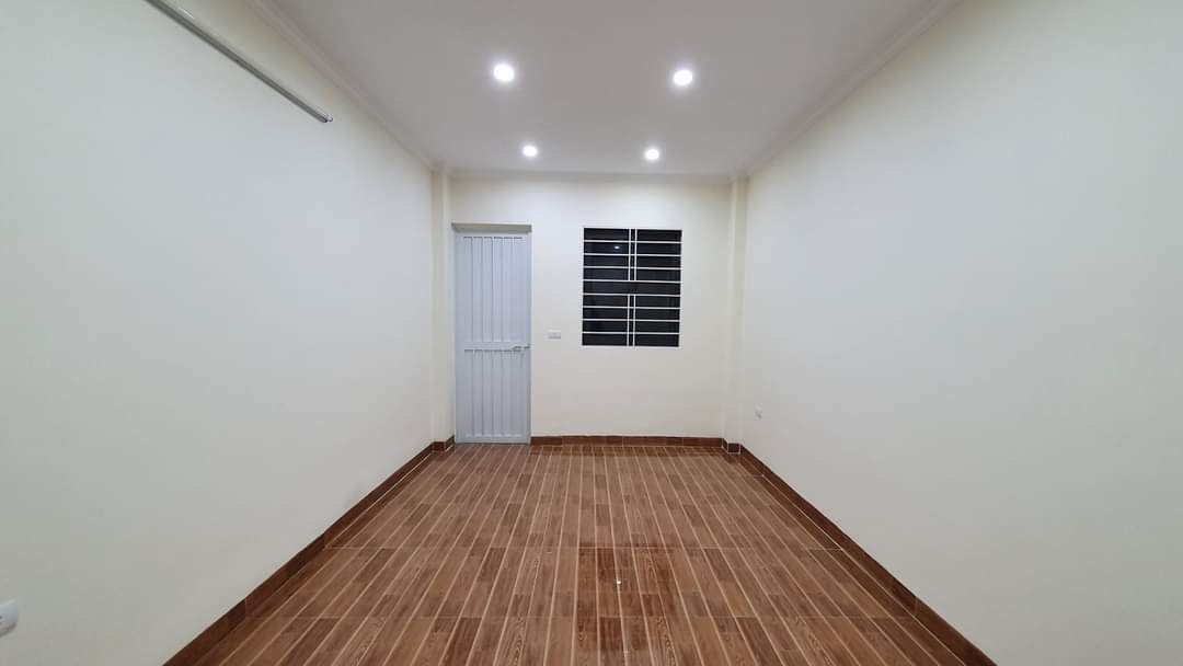 LÔ GÓC- NGÕ THÔNG- THOÁNG  SÁNG ÔT ĐỖ CỬA YÊN NGHĨA-HÀ ĐÔNG 40M * 4T GIÁ 2TỶ 2