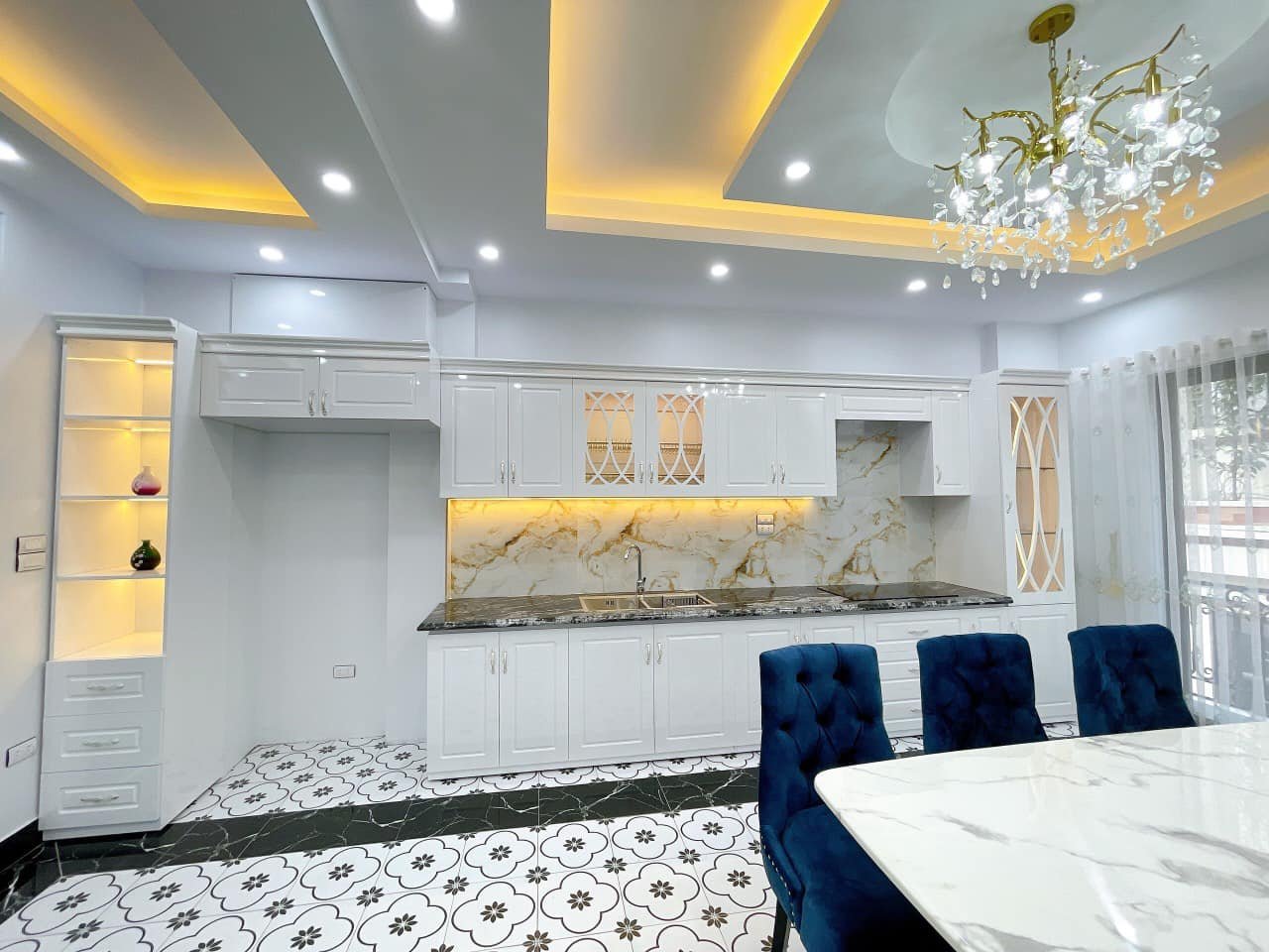 Nhà liền kề lô góc mặt phố Nguyễn Văn Lộc, kinh doanh đỉnh, 72mx4T, giá 37 tỷ 2