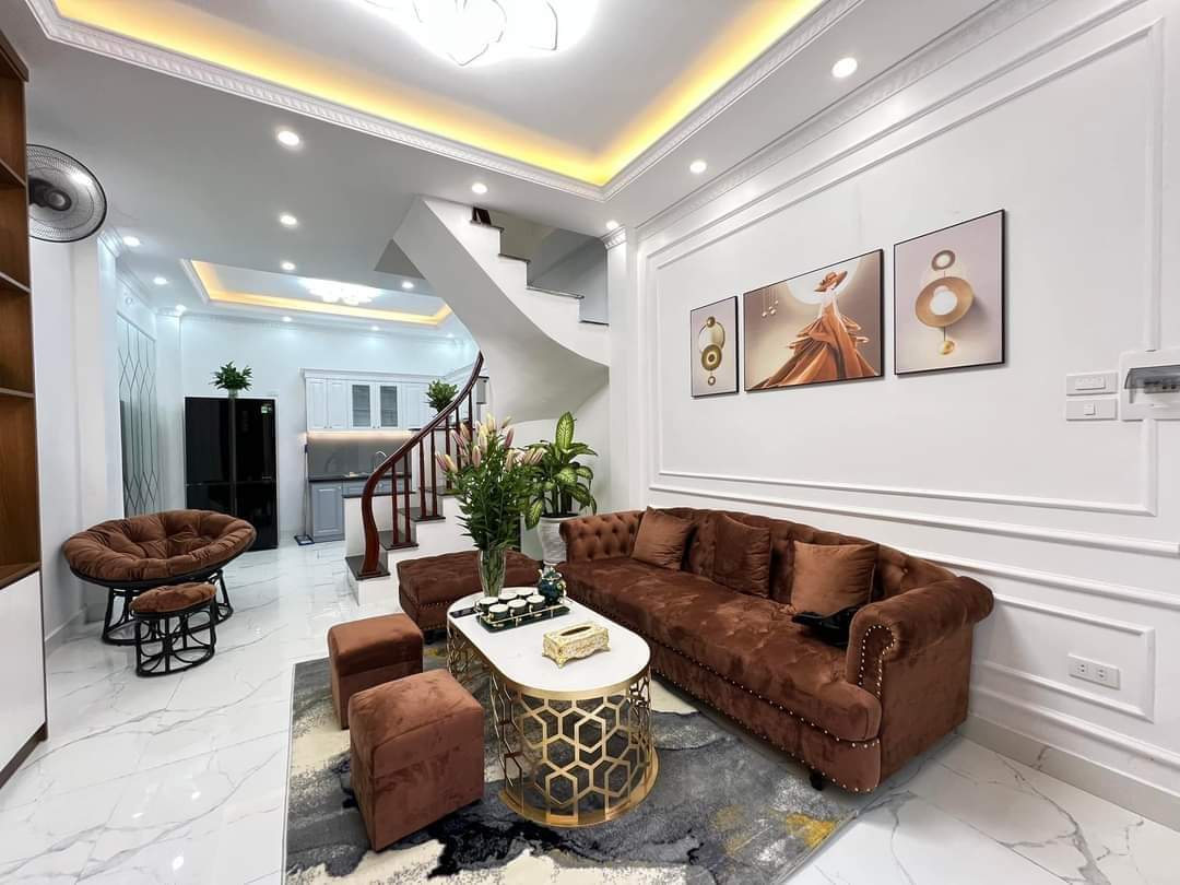 BÁN GẤP NHÀ NGUYỄN CHÍNH, NGÕ RỘNG 4M - Ô TÔ ĐỖ CỬA - NHÀ ĐẸP NHƯ MỚI. 4.75 TỶ 2