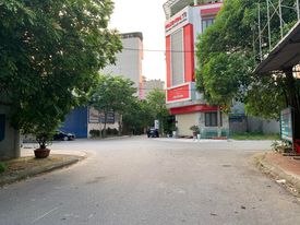 Chính chủ cần bán gấp 104m đất giá 5,x tỷ, oto đỗ cửa, gần siêu thị AION Long Biên, gần cầu Vĩnh Tuy, vài bước chân ra đường Cổ Linh