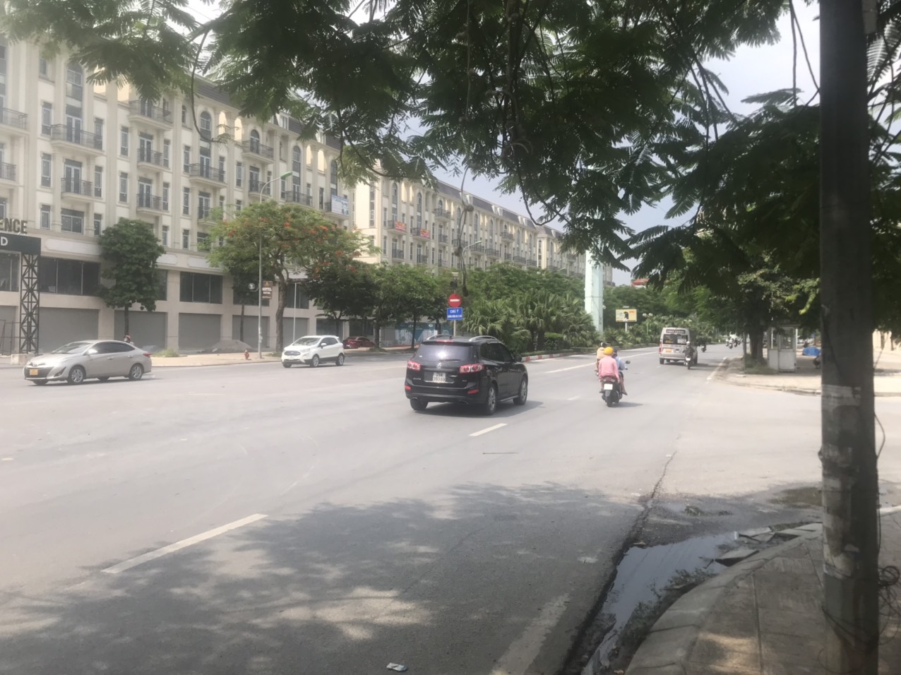 MẶT PHỐ TỐ HỮU - 230TR/m2. Bán nhà Vạn Phúc. VỈA HÈ 10M - Thang máy - Tầng hầm - Kinh Doanh 2