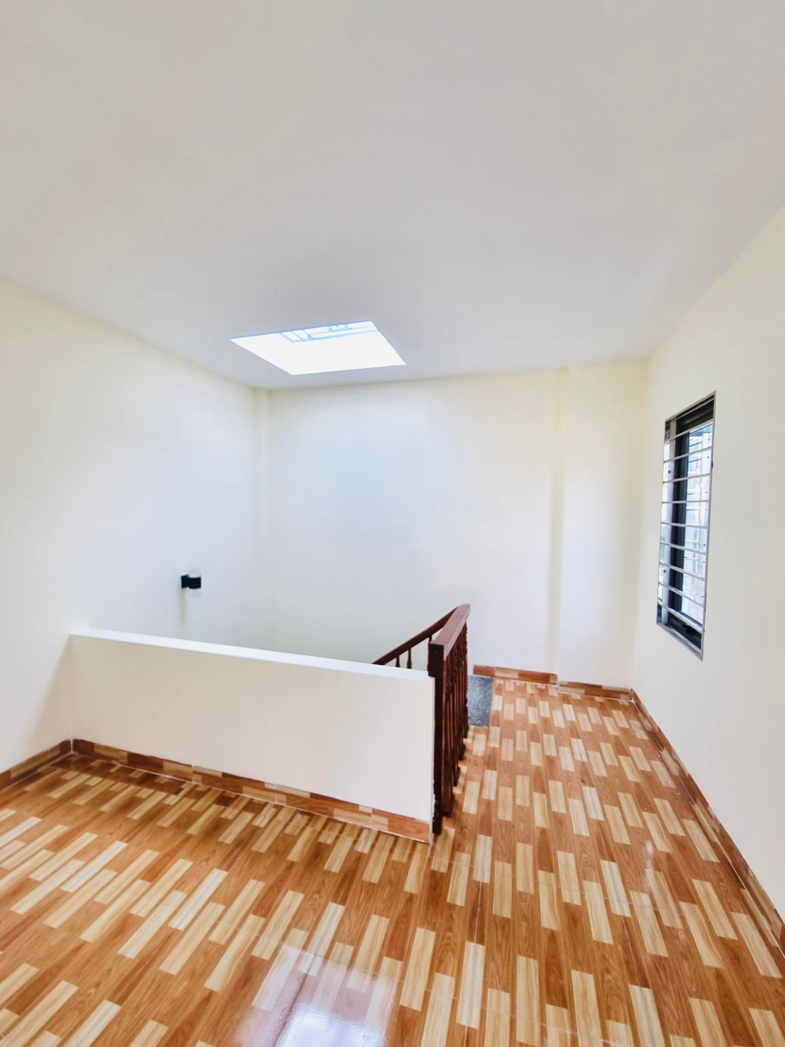 NHÀ MỚI NAM DƯ – LÔ GÓC 3 THOÁNG – Ô TÔ TẢI ĐỖ CỔNG – TẶNG NỘI THẤT XIN XÒ 4