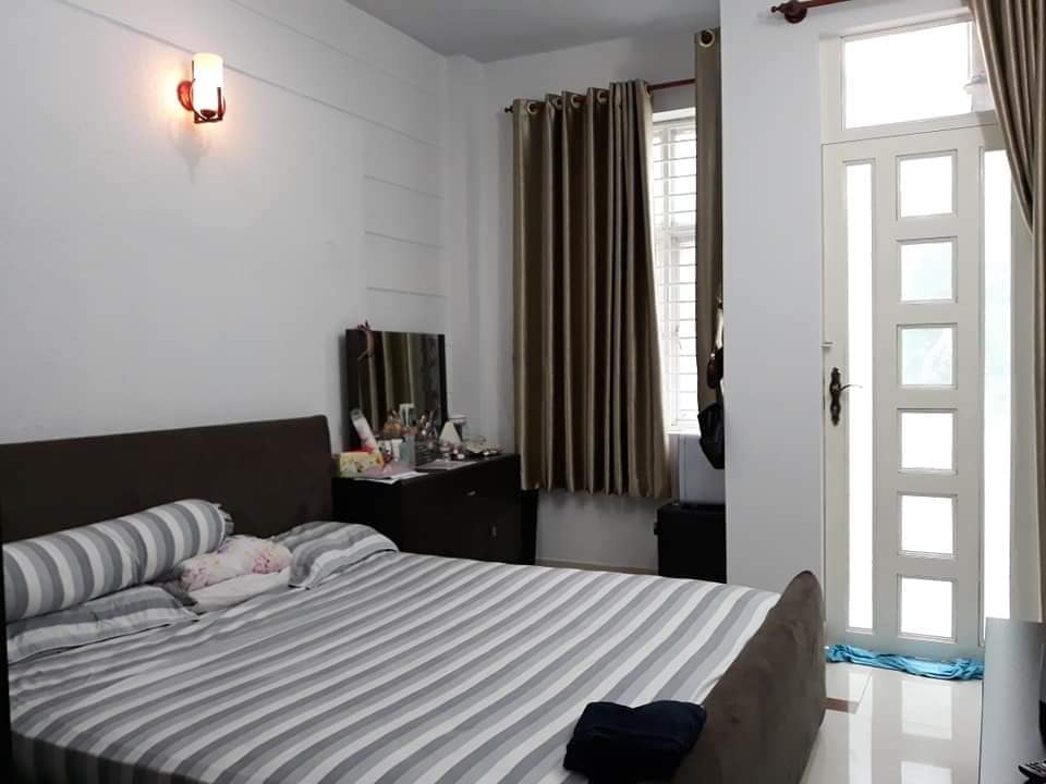 Bán nhà Tô Ngọc Vân, hẻm xe hơi, 60m2, nhà mới về ở liền, giá 5.2 tỷ 2
