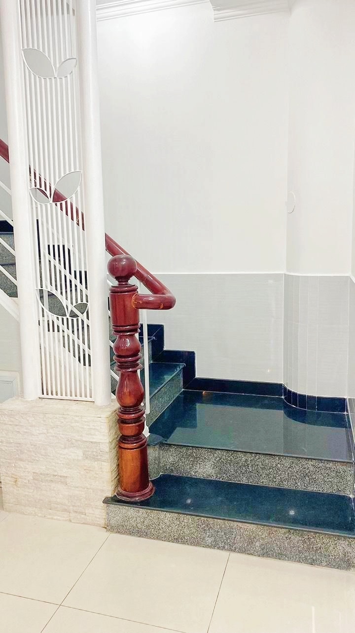 BÁN NHÀ HẺM NHỰA 6M XE HƠI TRÁNH - MỚI ĐẸP VỪA Ở VỪA KINH DOANH CHO THUÊ MỞ VĂN PHÒNG CÔNG TY NGAY LĂNG CHA CẢ 2