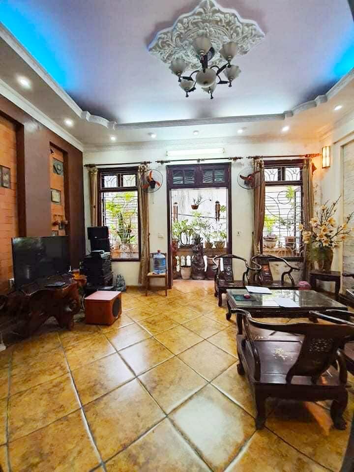 Bán nhà Đống Đa phố Yên Lãng 80m2, 5T, thang máy, MT 6.5m, ô tô, kinh doanh, 12 tỷ 2