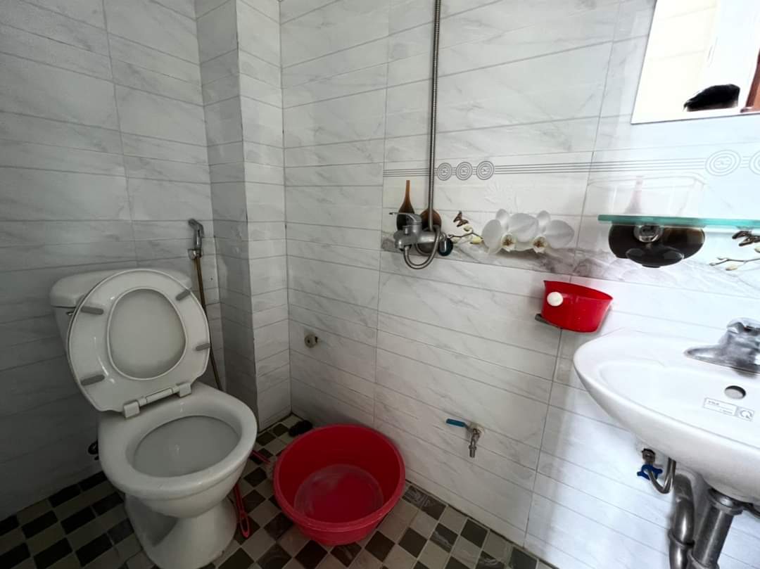 LÔ GÓC- NGÕ THÔNG- HAI THOÁNG  ÔT ĐỖ CỬA YÊN NGHĨA-HÀ ĐÔNG 40M * 4T GIÁ 2.1TỶ 3