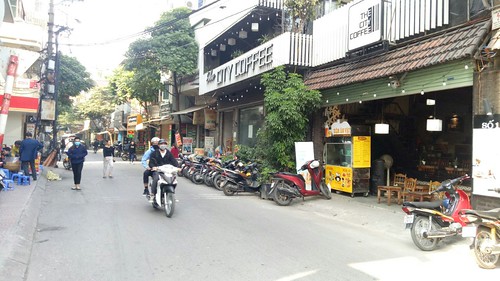 MẶT PHỐ - 7 Tầng Thang Máy. Bán nhà Hà Đông. Ô TÔ TRÁNH - Lô góc - Kinh doanh