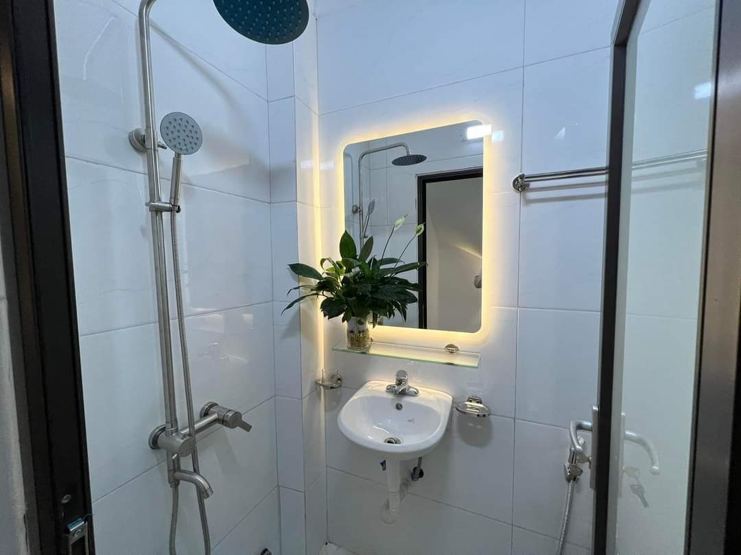 BÁN GẤP NHÀ NGUYỄN CHÍNH, NGÕ RỘNG 4M - Ô TÔ ĐỖ CỬA - NHÀ ĐẸP NHƯ MỚI. 4.75 TỶ 4