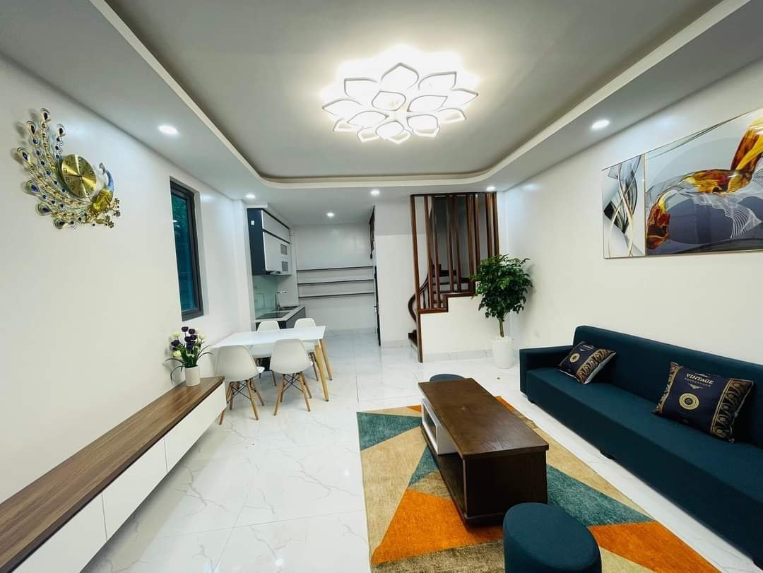 Phố Dịch Vọng ô tô vào tận nhà vừa ở vừa kinh doanh tài chính nhỉnh 7 tỷ 2