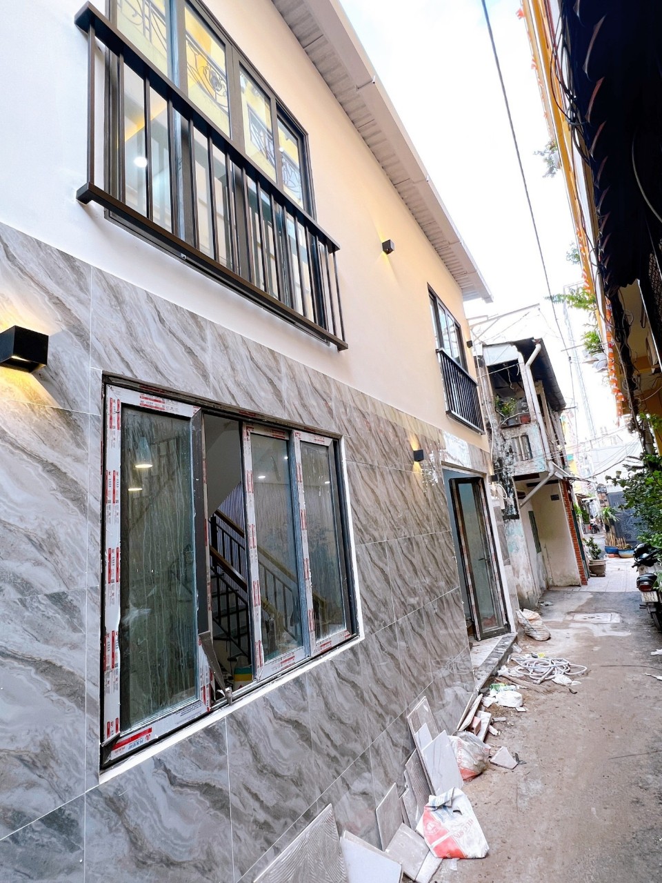 Nhà đẹp ở ngay C1 ô tô Nguyễn Văn Đậu,Bình Thạnh,ngang 8m,chỉ 3.55 Tỷ