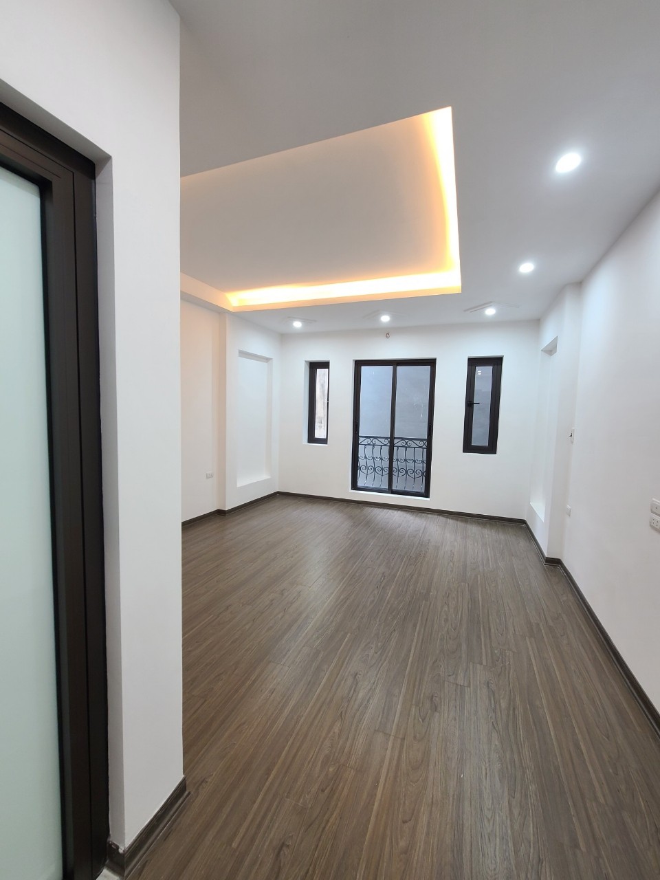 PHÂN LÔ, PHỐ YÊN LẠC, QUẬN HAI BÀ. HIỆN ĐẠI, GẦN Ô TÔ, 5 TẦNG, THANG MÁY. Giá 7.2 tỷ. 3