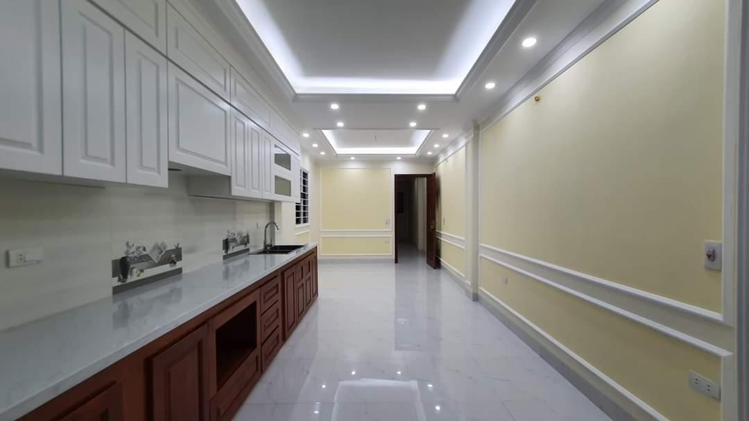 LÔ GÓC- NGÕ THÔNG- THOÁNG  SÁNG ÔT ĐỖ CỬA YÊN NGHĨA-HÀ ĐÔNG 40M * 4T GIÁ 2TỶ