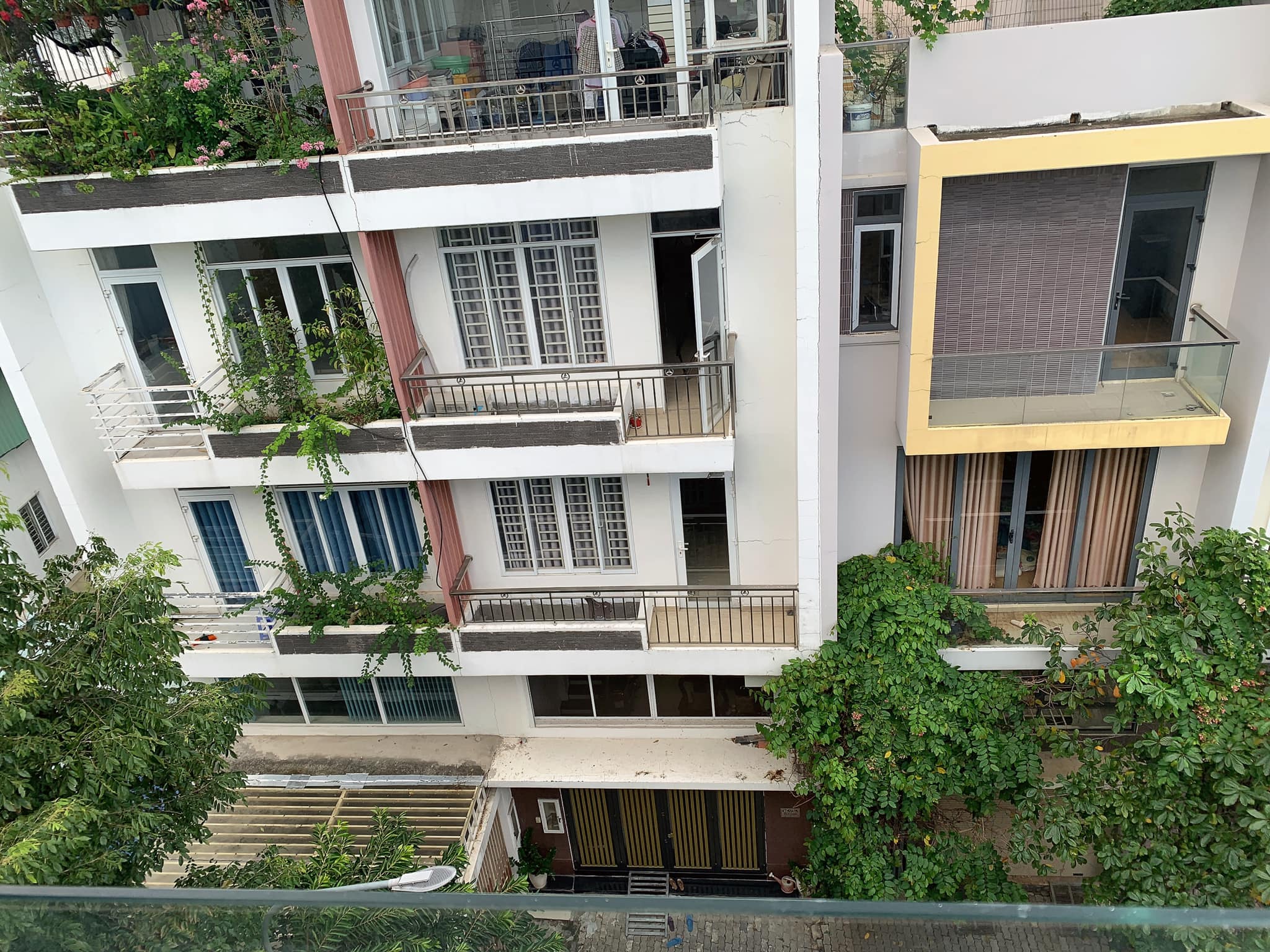 NHÀ PHỐ KBT TẤN TRƯỜNG, 5 TẦNG, 4PN, 4WC, GIÁ 9.2 TỶ. CÓ SÂN ĐẬU Ô TÔ 2