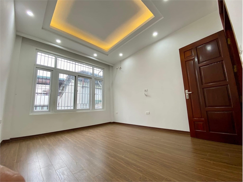 Bán nhà 5 tầng, 46m2, Lâm Hạ, Long Biên, Ngõ thông, ô tô tránh 2