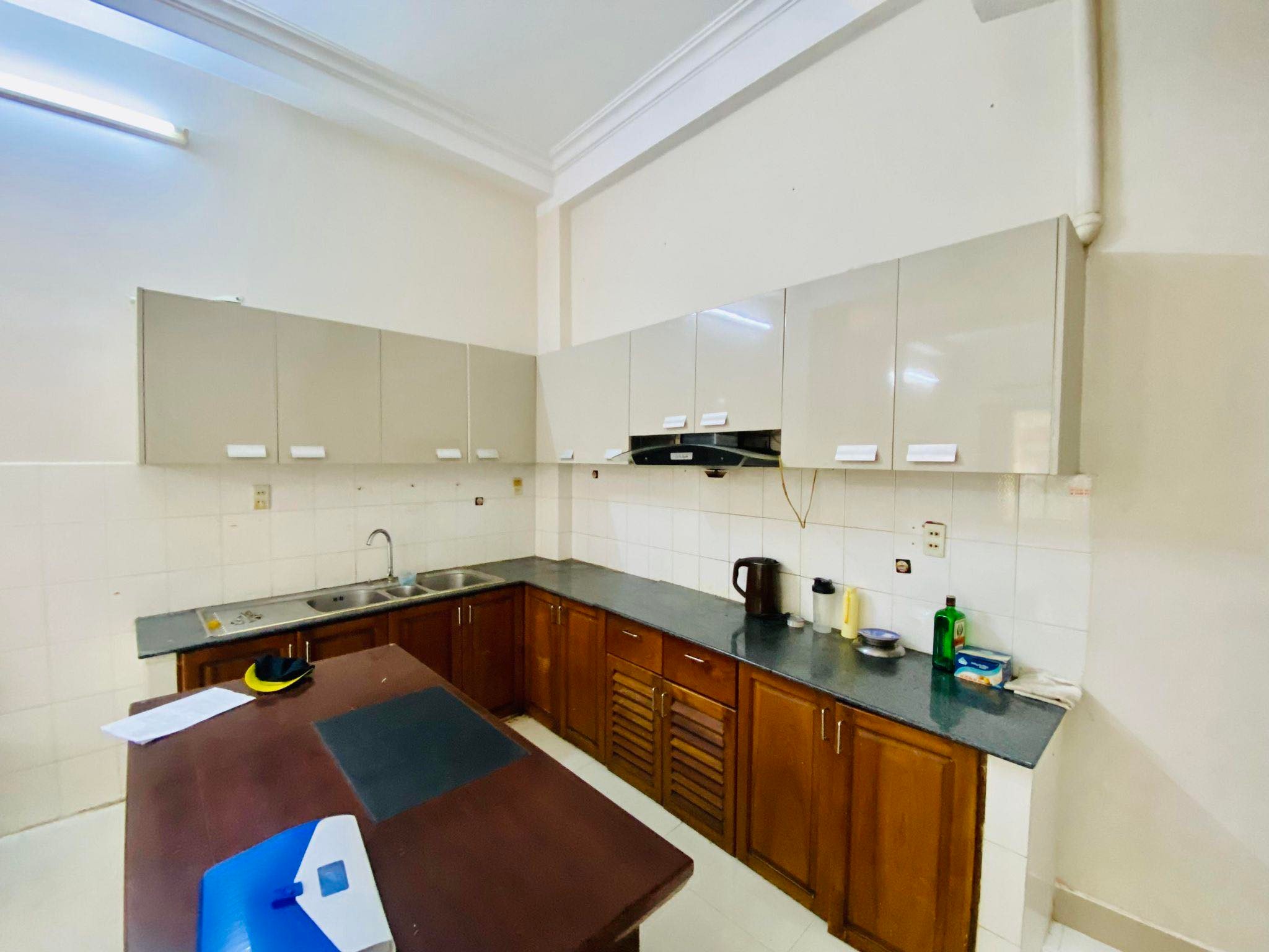 NHÀ BÁN ĐƯỜNG HOÀNG VĂN THỤ- QUẬN TÂN BÌNH CHỦ BÁN LỖ - HXH ÔTÔ ĐỖ CỬA - VỊ TRÍ KINH DOANH TỐT - THÔNG 3-4 HƯỚNG - KẾT CẤU CHẮC CHẮN TIỆN CẢI TẠO THÀNH NHÀ MỚI TINH 6TY 5