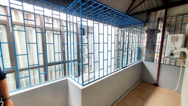 BÁN NHÀ DƯƠNG KHUÊXE TẢI TRÁNH NHAU VÙ VÙ QUA CỔNG -GẦN ĐH THƯƠNG MẠIS: 36m x 5tầngGiá nhỉnh 5tỷ 4