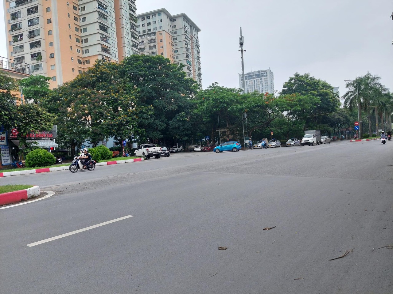 Bán nhà mặt phố Nguyễn Khuyến Văn Quán 85m2 5tầng chỉ hơn 21tỷ