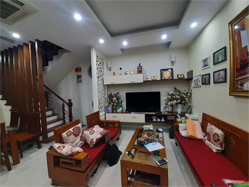 Bán nhàThượng Thanh, Long Biên, 3 tầng, 60m2,2 mặt ngõ ô tô Nhỉnh 5 tỷ 2