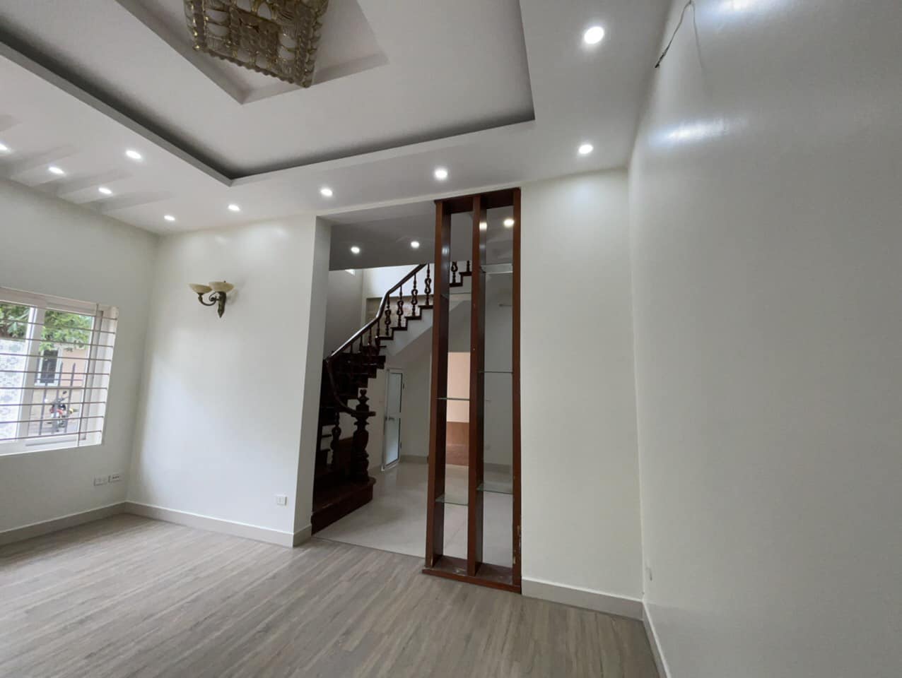 Chính chủ  Bán Gấp Nhà Thái Thịnh 68m2*4 MT 4m nhỉnh 6 tỷ kinh doanh ô tô 3