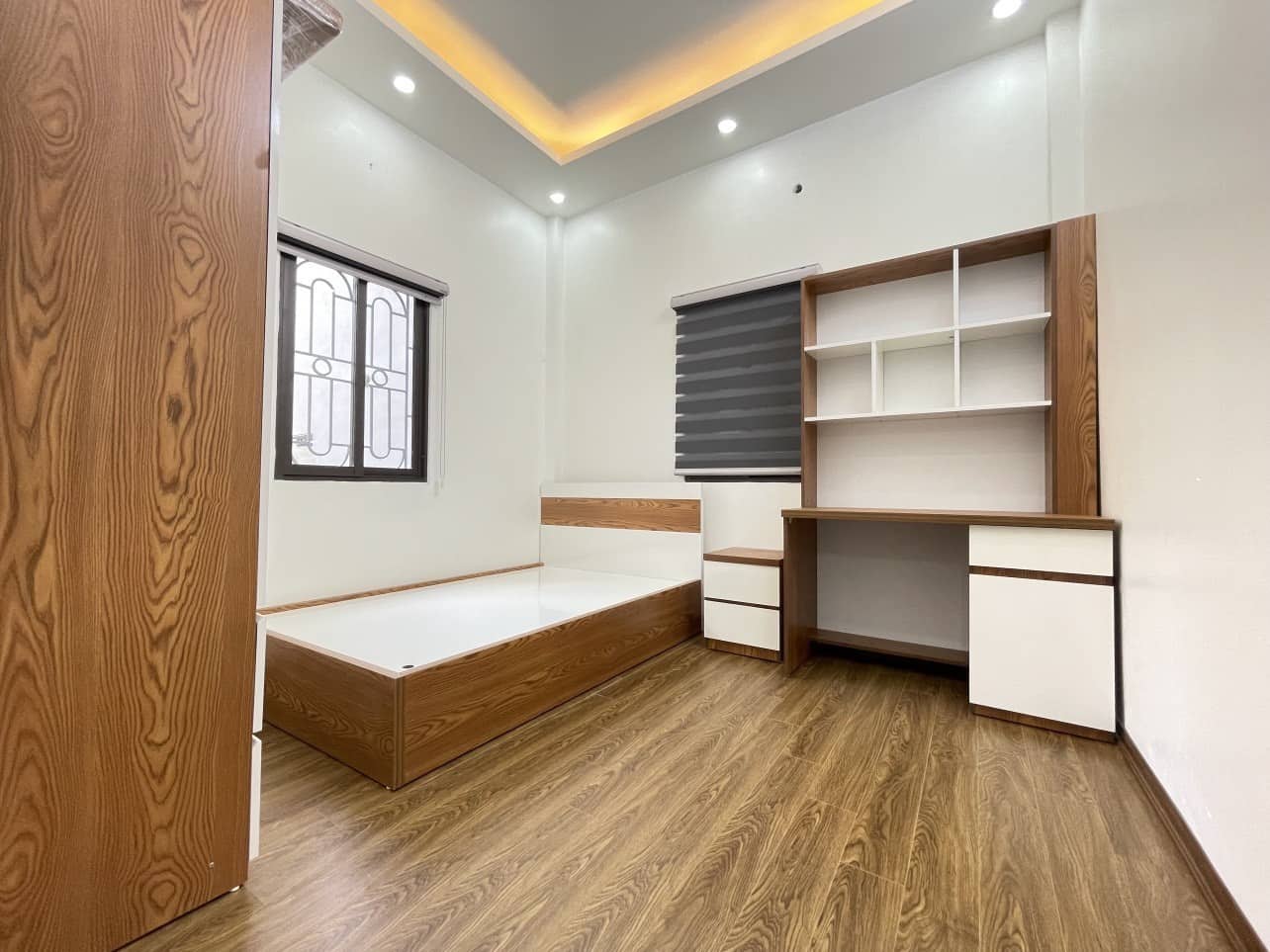 BÁN NHÀ MỄ TRÌ , LÔ GÓC, Ở NGAY, FULL NỘI THẤT, 45M.5 TẦNG. 5 TỶ 3