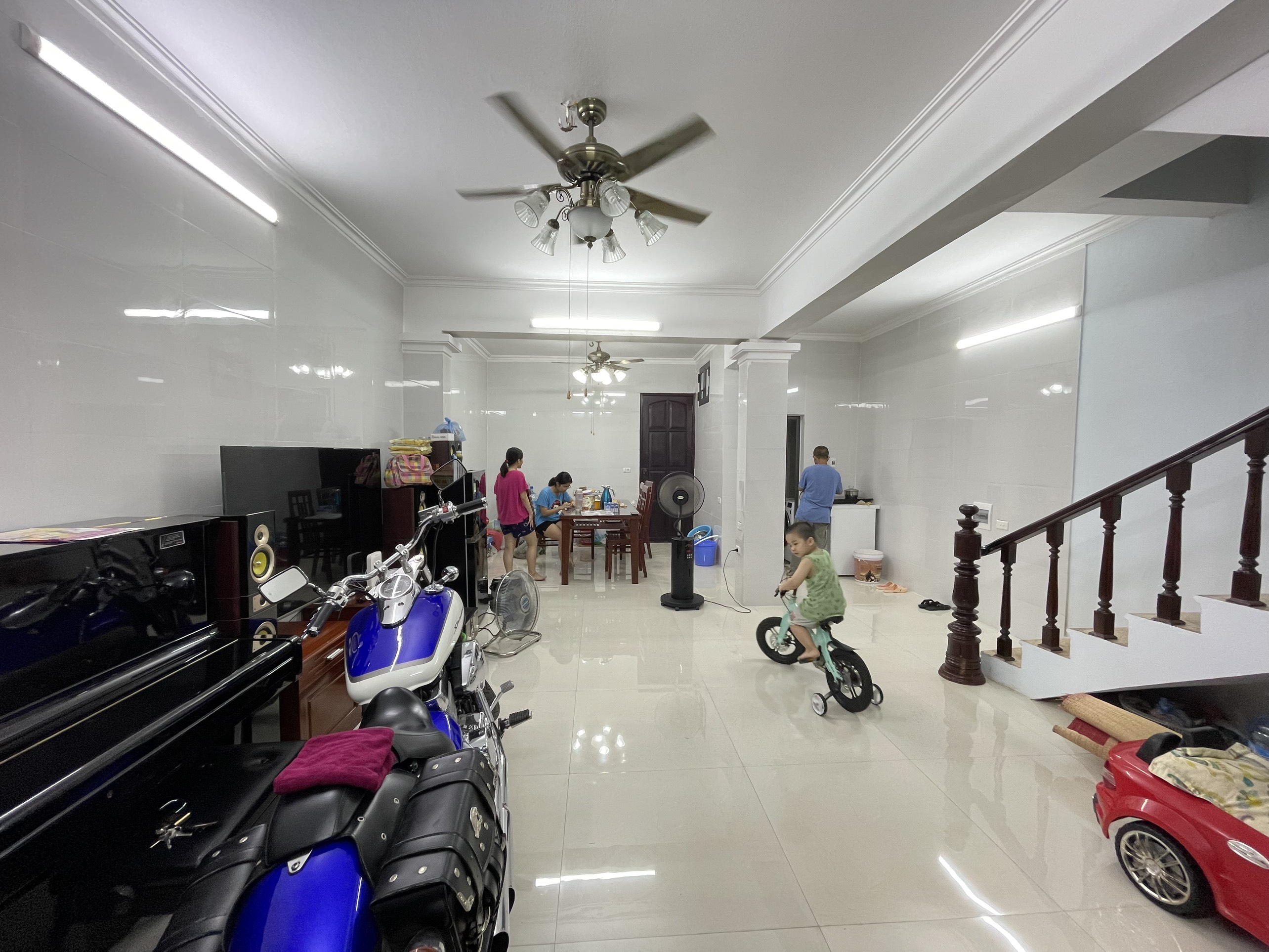 Bán nhà Ao Sen, ô tô vào nhà, ngõ thông, kinh doanh, 54m2, 4T, hiếm có