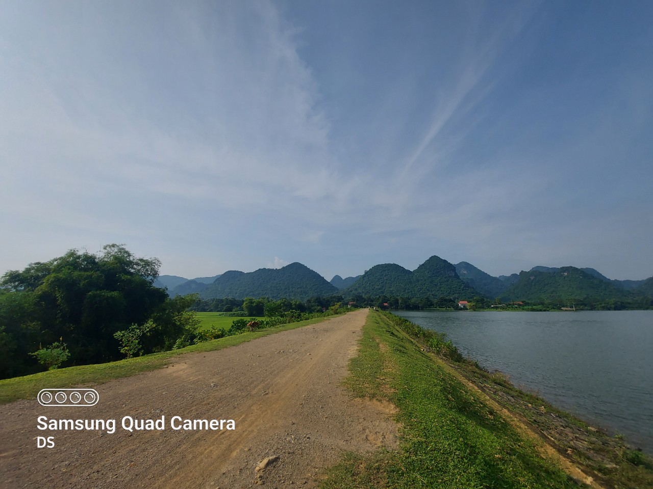 Cần Bán Đất vie hồ Dài Xã Bình Chân, Lạc Sơn, Diện Tích 979m², Giá Thương Lượng - Lh: 0705485999 3