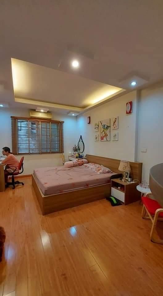 Cần bán Nhà riêng đường Hoàng Văn Thái, Phường Khương Mai, Diện tích 33m², Giá 3.850.000.000 Tỷ - LH: 0358196182