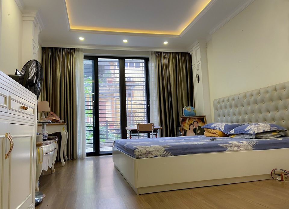 Cần bán Nhà riêng đường Nguyễn Khang, Phường Yên Hòa, Diện tích 45m², Giá 4 Tỷ - LH: 0974609992