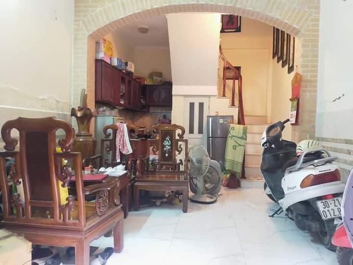 Cần bán Nhà riêng đường Hoàng Mai, Phường Hoàng Văn Thụ, Diện tích 27m², Giá 2.7 Tỷ - LH: 0947161359