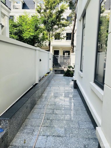 Biệt Thự View Hồ 8x22m 1 Trệt 2 Lầu Full Nội Thất đẹp Cao Cấp Cần Cho Thuê Gấp, Lh 0902872670 8