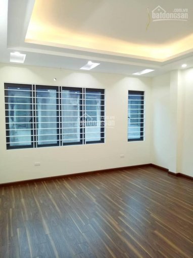 Chính Chủ Bán Nhanh Nhà Tặng Luôn Nội Thất Hxh Lạc Long Quân 40m2 Chỉ 4 Tỷ 2