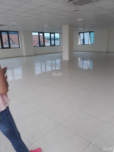 Chính Chủ Cần Cho Thuê 500 - 1200m2 Làm Văn Phòng, Mặt Bằng Kinh Doanh Ngay Cầu Diễn 4