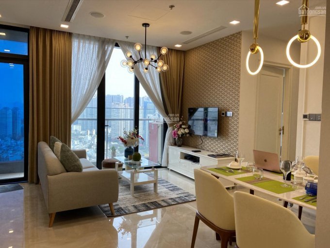 Chính Chủ Cho Thuê Nhanh Căn Hộ 2 Phòng Ngủ Vinhomes Golden River Ba Son, Quận 1 Lh: 0366666486