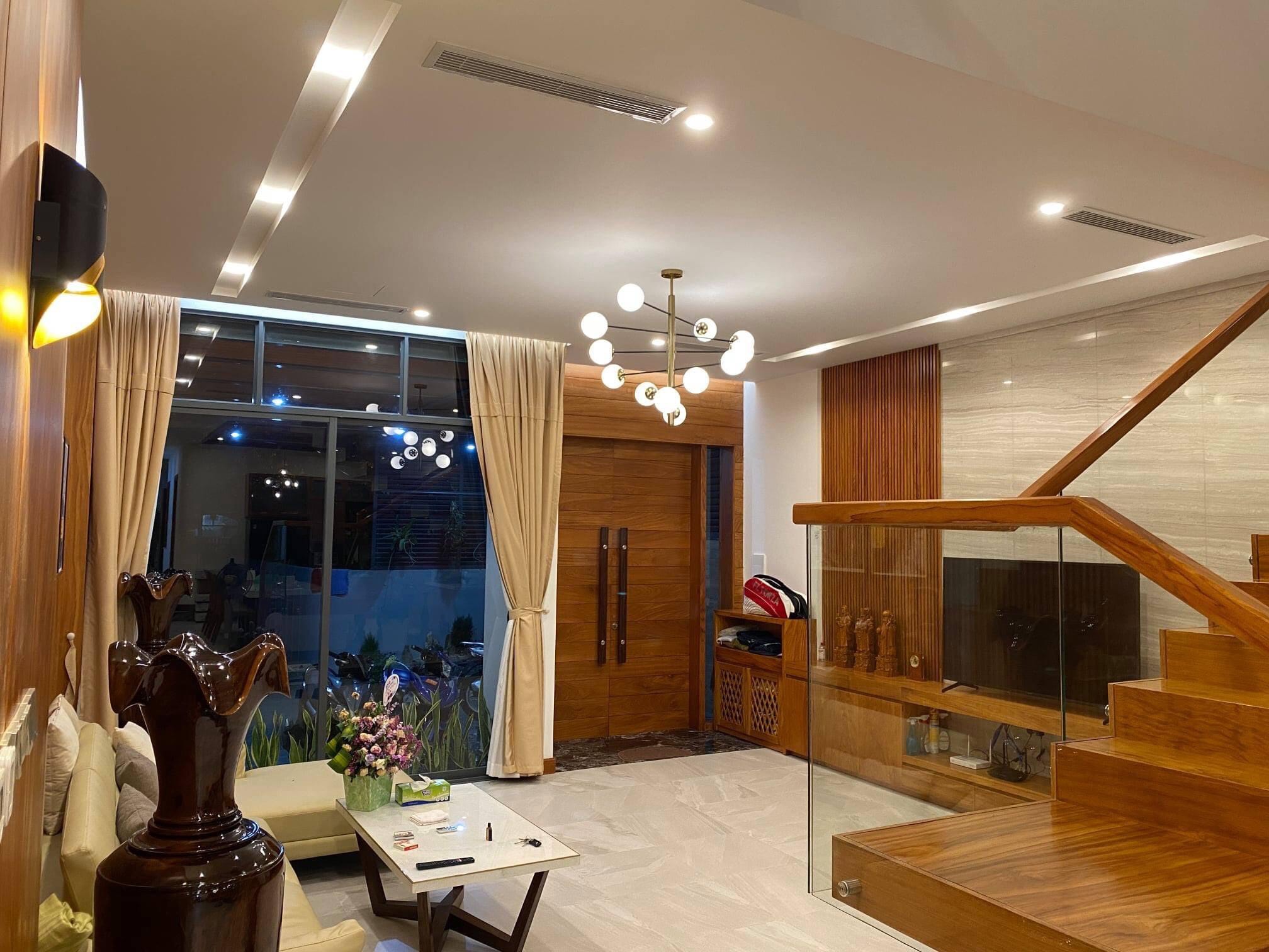 BÁN NHÀ 5 TẦNG 100M2 PHỐ NGỌC THỤY, Ô TÔ ĐỖ CỬA, TẶNG FULL NỘI THẤT - GIÁ CHỈ 6 TỶ.