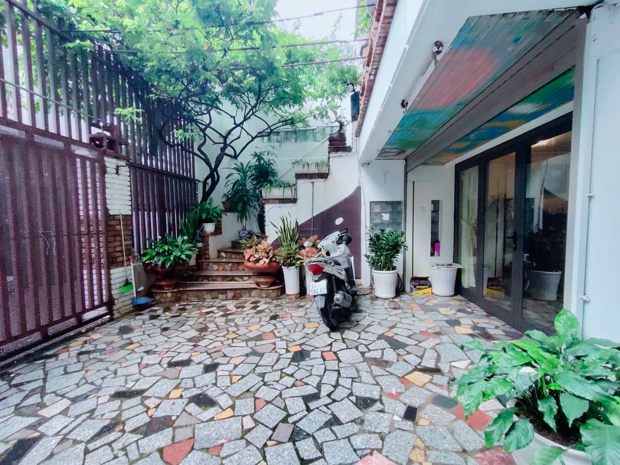 Cần bán Nhà mặt tiền đường Long Biên 1, Phường Ngọc Lâm, Diện tích 71m², Giá 9.6 Tỷ - LH: 0336866307 5