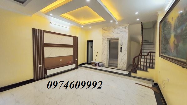 Cần bán Nhà riêng đường Hoàng Quốc Việt, Phường Nghĩa Đô, Diện tích 60m², Giá 9 Tỷ - LH: 0974609992