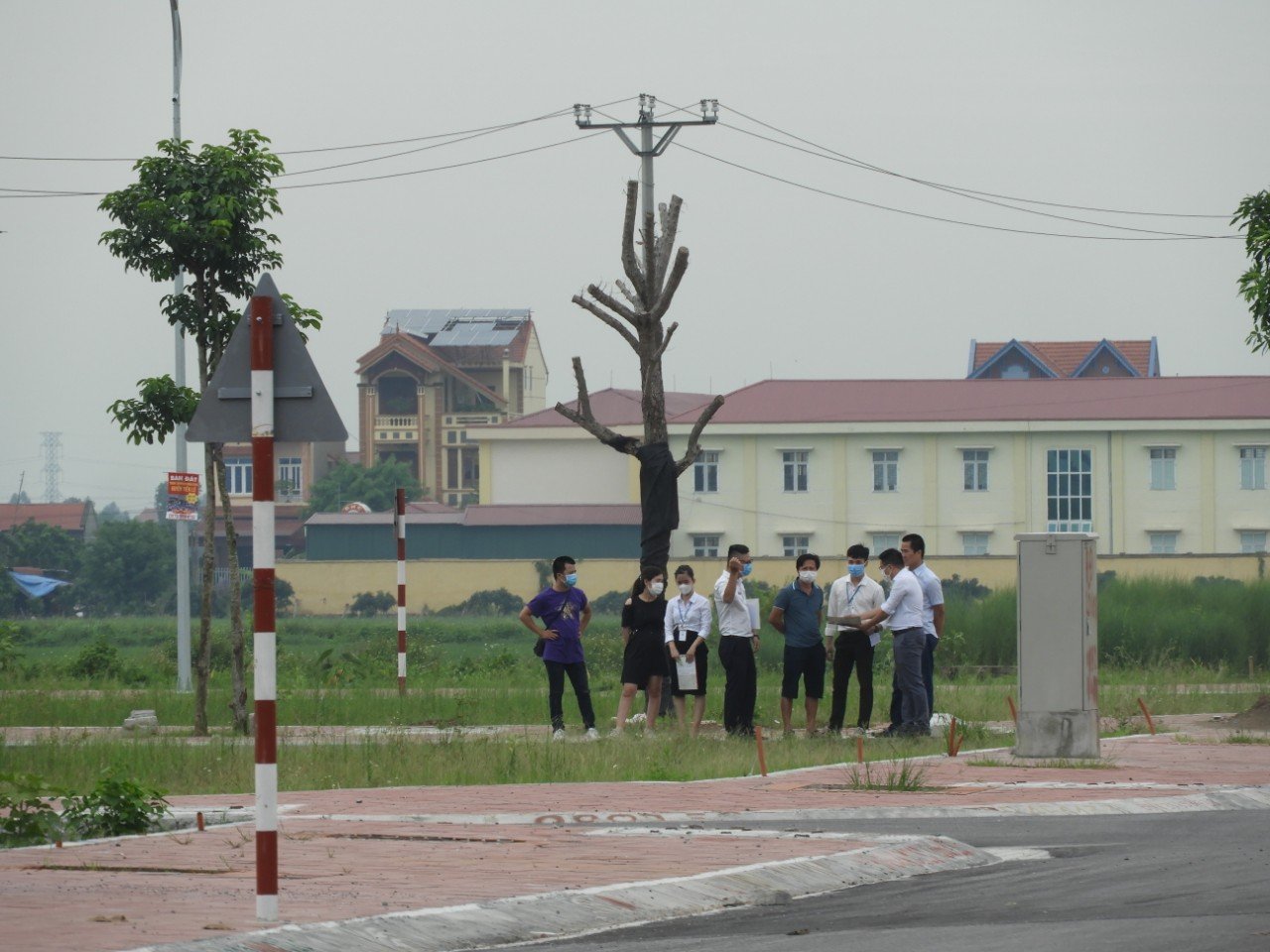 Bán đất trung tâm huyện Tiên Lữ đầy đủ tiện nghi dân cư xung quanh văn minh an ninh tốt