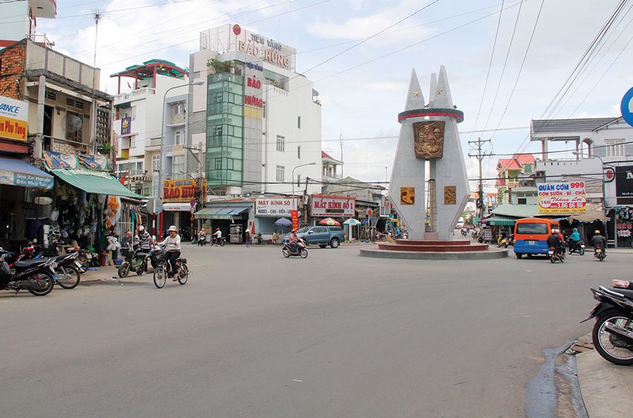 Cần ra nhanh lô đất ngay làng đại học Việt Đức, mặt tiền kinh doanh, sổ hồng riêng