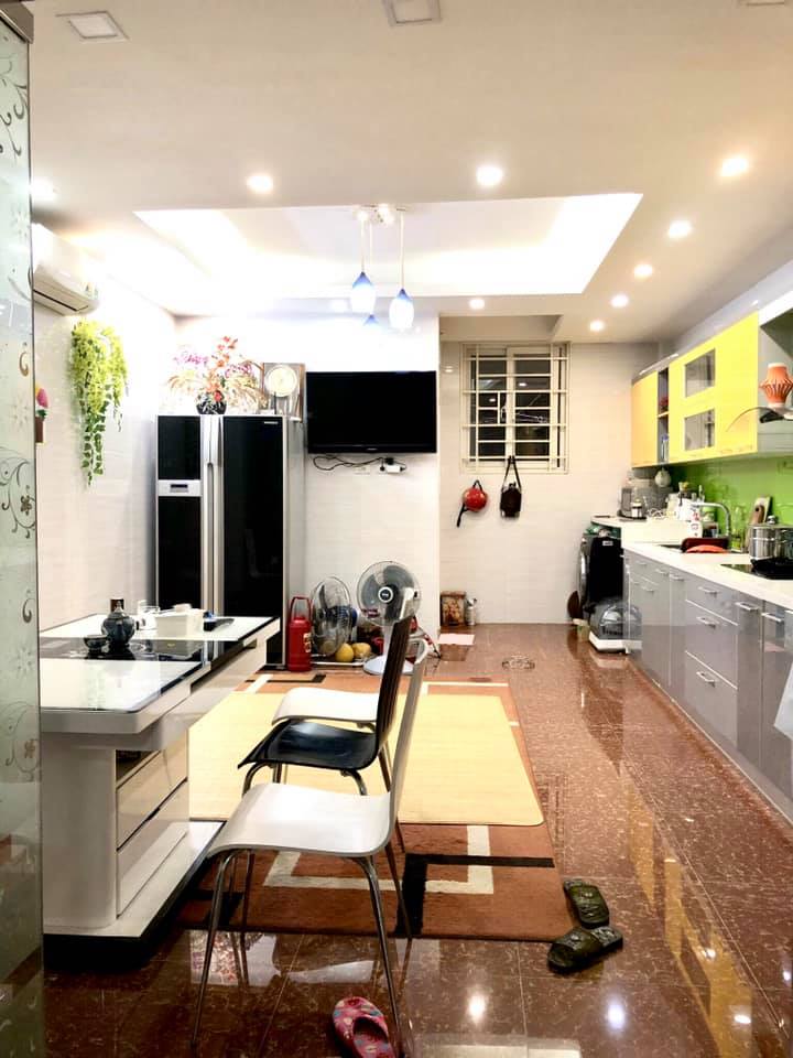 Cần bán nhà Cát Linh, Phường Ô chợ dừa, Diện tích 43m², Giá 4 Tỷ - LH: 0963115980