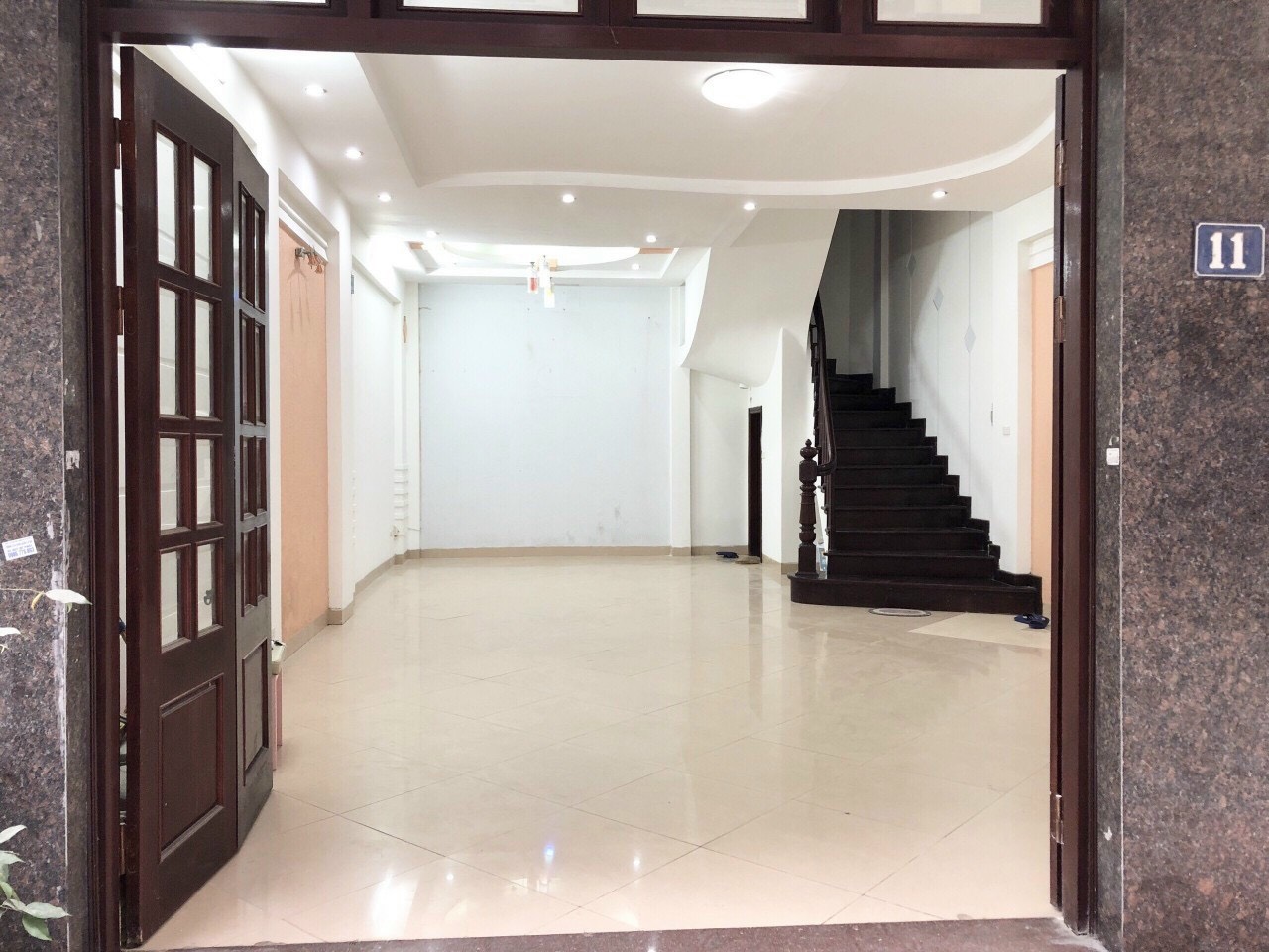 Cần bán Nhà mặt tiền đường Trần Đăng Ninh, Phường Dịch Vọng, Diện tích 40m², Giá Thương lượng - LH: 0984672983