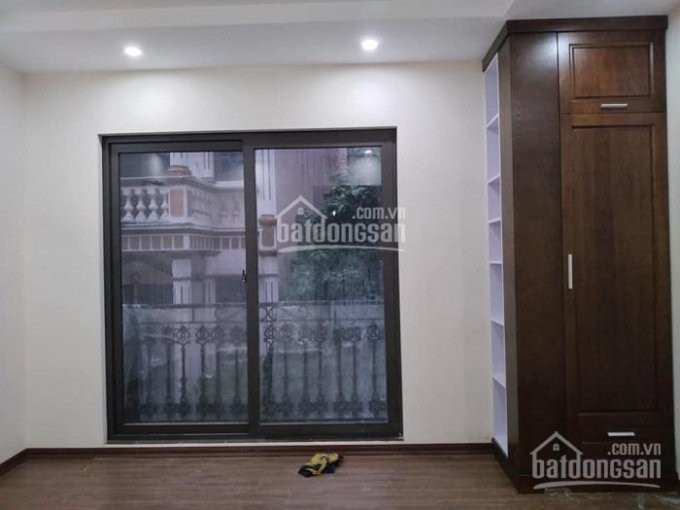 Nhà đẹp Nguyễn Văn Cừ: 40m2 * 5 Tầng, Lô Góc Cực Thoáng 2