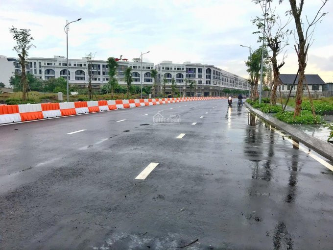 Bán Gấp 1 Căn Ngay Cổng Vạn Phúc, 70m2 Shr 2