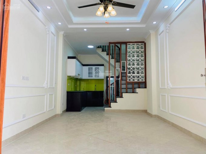 Chính Chủ Bán Nhanh Nhà Gần Ngã Tư Sở - Thanh Xuân, Lô Góc 5 Tầng, Sân Cổng Chỉ 3 Tỷ Hơn 3