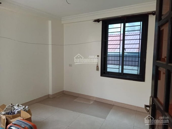 Nhà 4 Tầng Dân Xây Giá Siêu Rẻ,40m2,khu Vực ô Cách Việt Hưng Long Biên,gần Trường Học,chợ 3