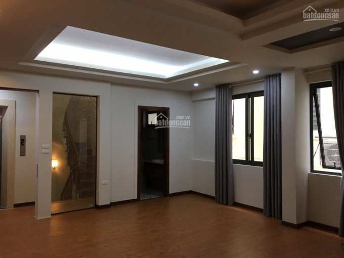 Siêu Phẩm Nhà Cực đẹp Tiện Mở Vp, Cty 60m2x5t Trước Nhà Có Sân 100m2 Giá 5,5 Tỷ Vĩnh Phúc, Ba đình 2