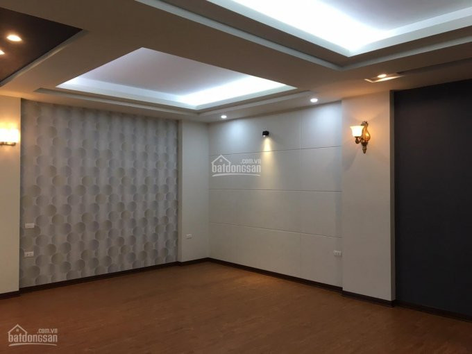 Siêu Phẩm Nhà Cực đẹp Tiện Mở Vp, Cty 60m2x5t Trước Nhà Có Sân 100m2 Giá 5,5 Tỷ Vĩnh Phúc, Ba đình 8