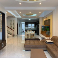 Chính Chủ Cần Bán Tiền Bán Lại Penthouse Chung Cư Star Hill, Dt 245m2 Có Sân Vườn Giá Chỉ 1033 Tỷ