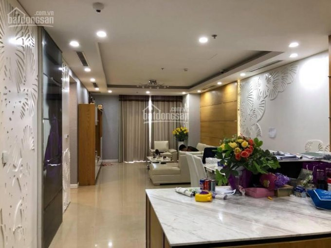 Chính Chủ Bán Nhanh Căn Hộ 133m2 Tòa R4 Royal City: Tầng 18, 3 Phòng Ngủ Sáng, Hướng đông Nam, Sđcc 1