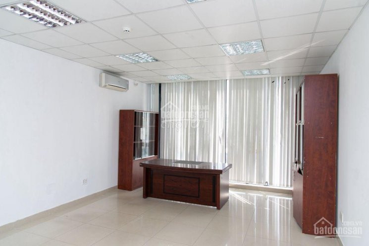 Mặt Tiền đường 3 Tháng 2  , Quận 10 ( Sát Ngã Vòng Xoay ) 5x30 Trệt 3 Lầu 69tr 5