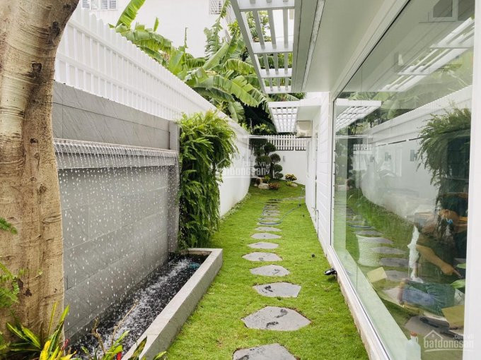 Nhà đẹp Cần Bán Cho Khách Vip, Ngay Trung Tâm đường Lớn Quận 7, Khu Compound, 251m2, Sân Vườn 5